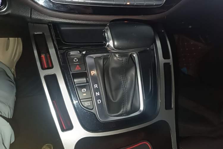 Used GAC Trumpchi M6 2019 270T DCT Luxury Edition (6-seater) China VI Gear Lever