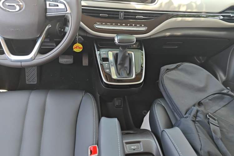 Used GAC Trumpchi M6 2019 270T DCT Elite Edition (7-seater) China VI Gear Lever