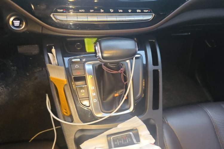 Used GAC Trumpchi M6 2019 270T DCT Luxury Edition (7-seater) China VI Gear Lever