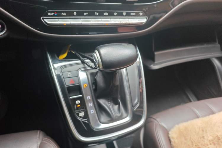 Used GAC Trumpchi M6 2019 270T DCT Luxury Edition (7-seater) China VI Gear Lever