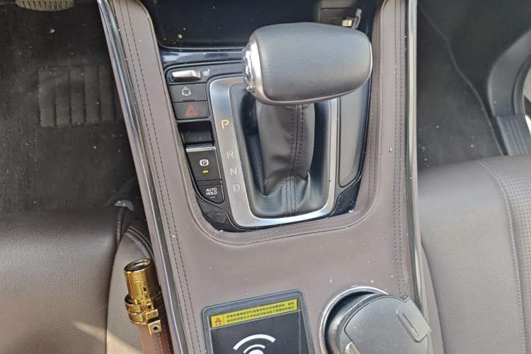 Used GAC Trumpchi M6 2019 270T DCT Luxury Edition (6-seater) China VI Gear Lever