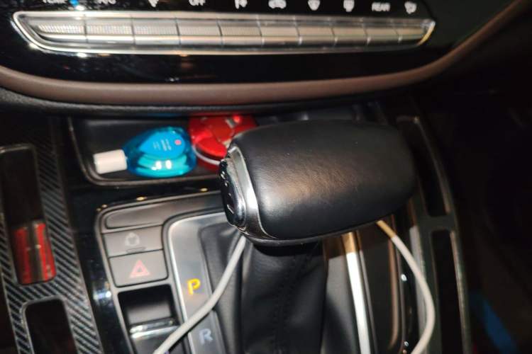 Used GAC Trumpchi M6 2019 270T DCT Luxury Edition (6-seater) China VI Gear Lever