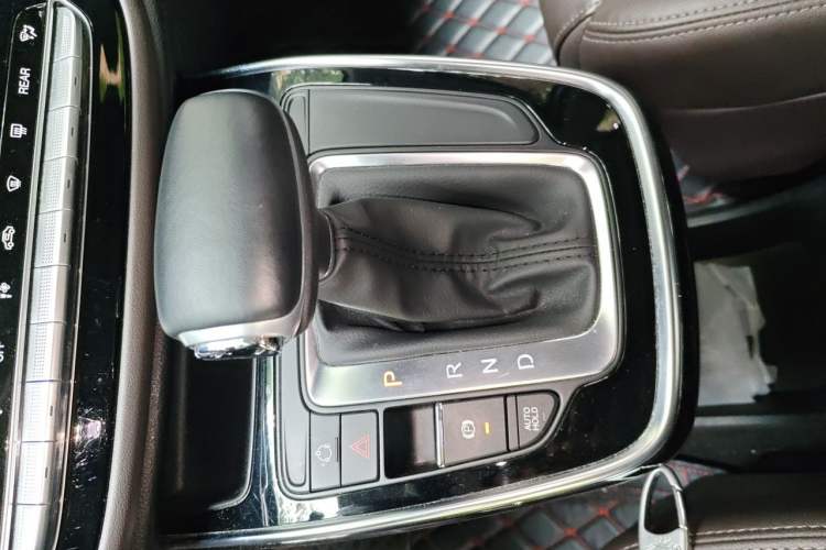 Used GAC Trumpchi M6 2019 270T DCT Luxury Edition (7-seater) China VI Gear Lever