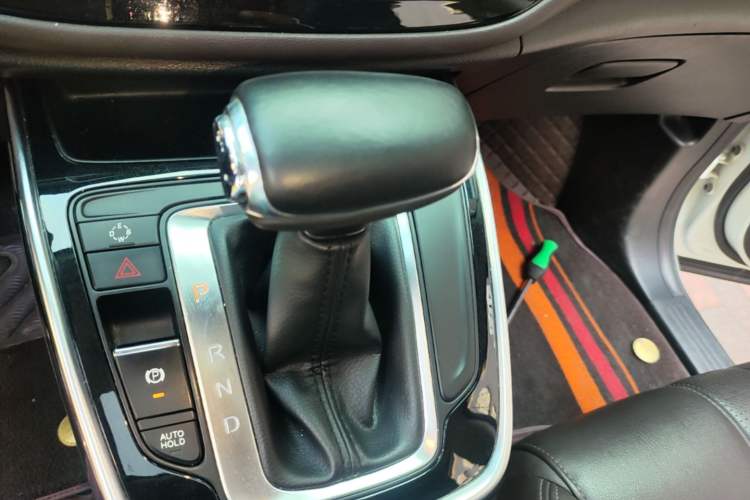 Used GAC Trumpchi M6 2019 270T Automatic Luxury Edition (6-seater) - China V Standard Gear Lever