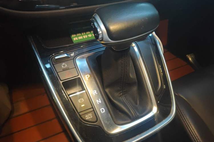 Used GAC Trumpchi M6 2019 270T DCT Luxury Edition (7-seater) China VI Gear Lever