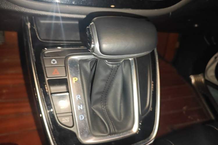 Used GAC Trumpchi M6 2019 270T DCT Luxury Edition (7-seater) China VI Gear Lever