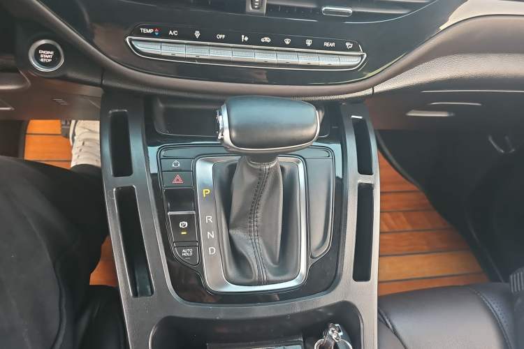 Used GAC Trumpchi M6 2019 270T DCT Luxury Edition (7-seater) China VI Gear Lever
