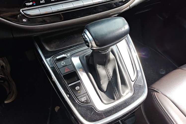Used GAC Trumpchi M6 2019 270T DCT Prestige Edition (6-Seater) China VI Gear Lever