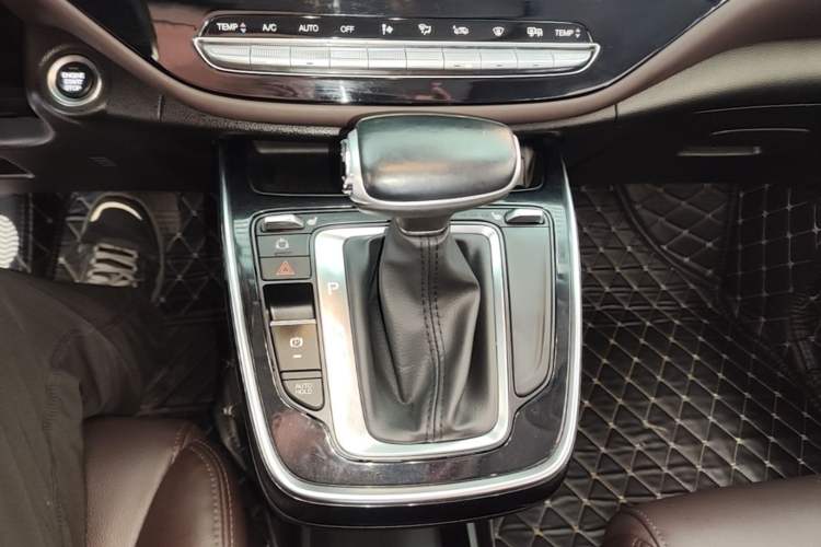 Used GAC Trumpchi M6 2019 270T DCT Luxury Edition (7-seater) China VI Gear Lever