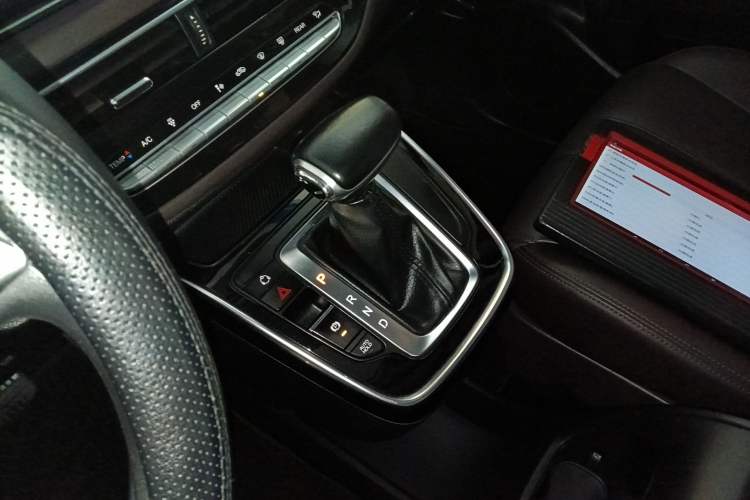 Used GAC Trumpchi M6 2019 270T DCT Luxury Edition (6-seater) China VI Gear Lever