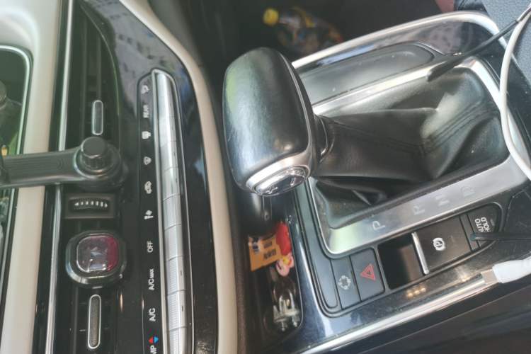 Used GAC Trumpchi M6 2019 270T Automatic Elite Edition (7-seater) China V Standard Gear Lever