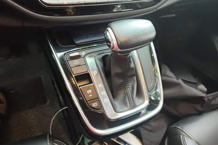 Used GAC Trumpchi M6 2019 270T DCT Luxury Edition (7-seater) China VI Gear Lever