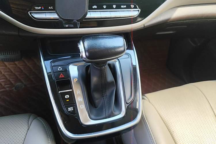 Used GAC Trumpchi M6 2019 270T DCT Elite Edition (7-seater) China VI Gear Lever