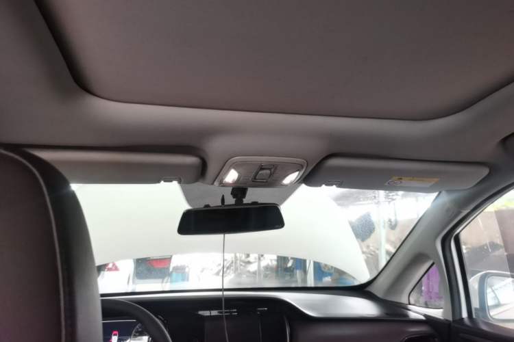 Used GAC Trumpchi M6 2019 270T Automatic Prestige Edition (6-seater) - China V Standard Headliner