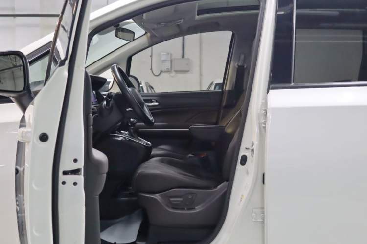 Used GAC Trumpchi M6 2019 270T DCT Luxury Edition (6-seater) China VI Interior 2