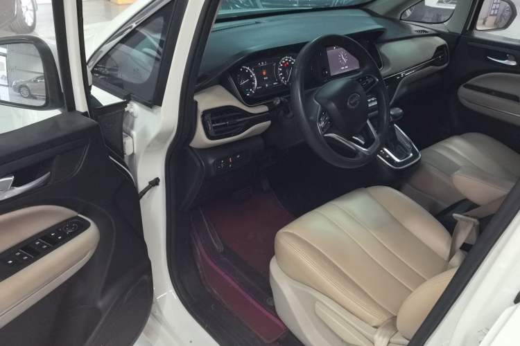 Used GAC Trumpchi M6 2019 270T DCT Elite Edition (7-seater) China VI Interior 3