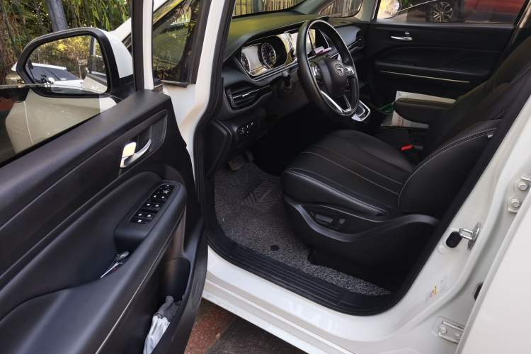 Used GAC Trumpchi M6 2019 270T DCT Luxury Edition (6-seater) China VI Interior 3