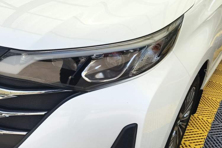 Used GAC Trumpchi M6 2019 270T Automatic Prestige Edition (6-seater) - China V Standard Left Front Headlight