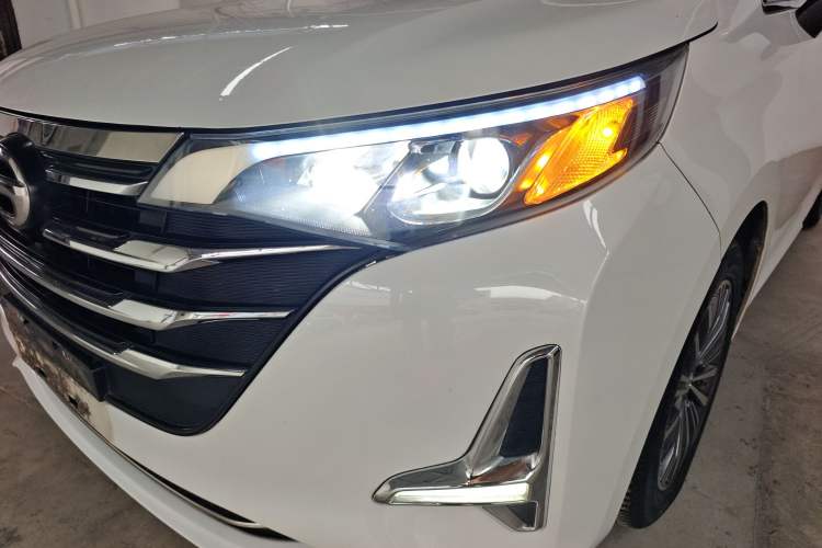 Used GAC Trumpchi M6 2019 270T DCT Luxury Edition (7-seater) China VI Left Front Headlight
