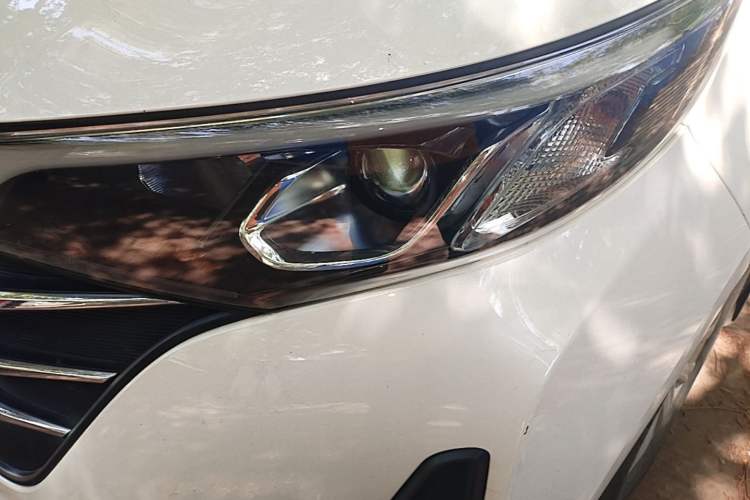Used GAC Trumpchi M6 2019 270T Automatic Luxury Edition (7-seater) China V Standard Left Front Headlight
