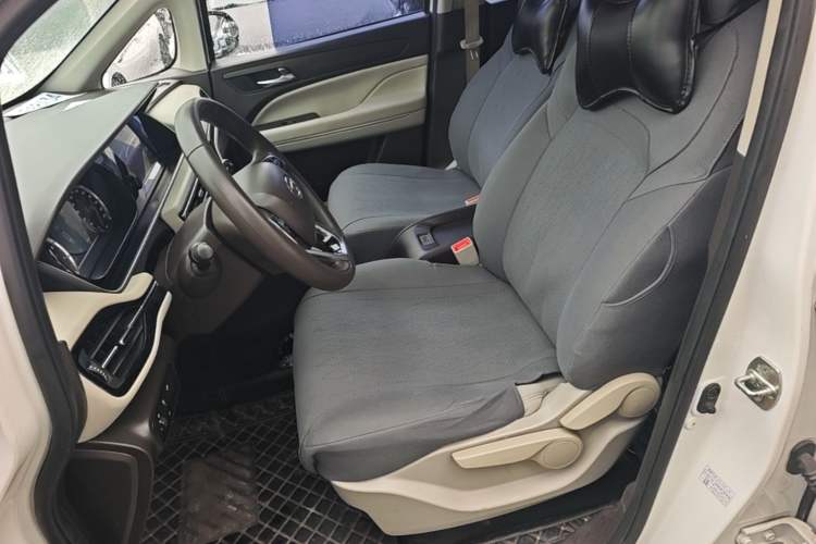 Used GAC Trumpchi M6 2019 270T DCT Elite Edition (7-seater) China VI Left Front Seat