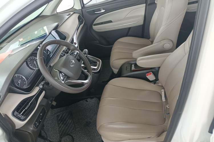 Used GAC Trumpchi M6 2019 270T Automatic Elite Edition (7-seater) China V Standard Left Front Seat