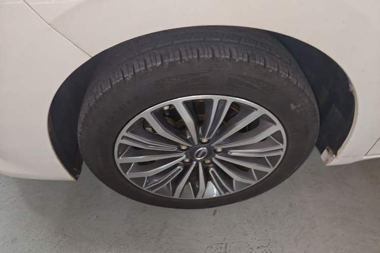 Used GAC Trumpchi M6 2019 270T Automatic Luxury Edition (7-seater) China V Standard Left Front Wheel Hub