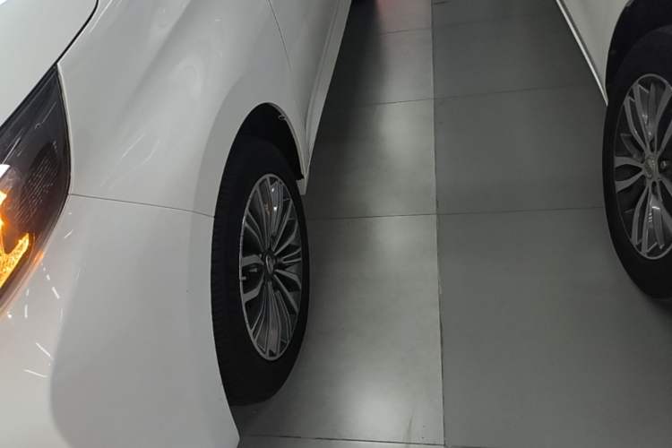 Used GAC Trumpchi M6 2019 270T DCT Luxury Edition (6-seater) China VI Left Front Wheel Hub