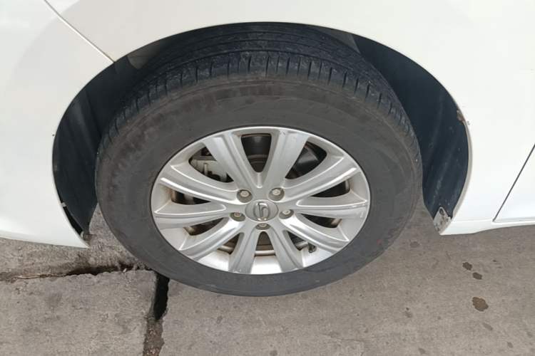 Used GAC Trumpchi M6 2019 270T Automatic Elite Edition (7-seater) China V Standard Left Front Wheel Hub