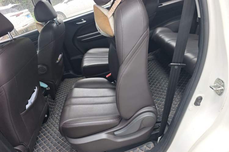 Used GAC Trumpchi M6 2019 270T Automatic Luxury Edition (7-seater) China V Standard Left Rear Seat