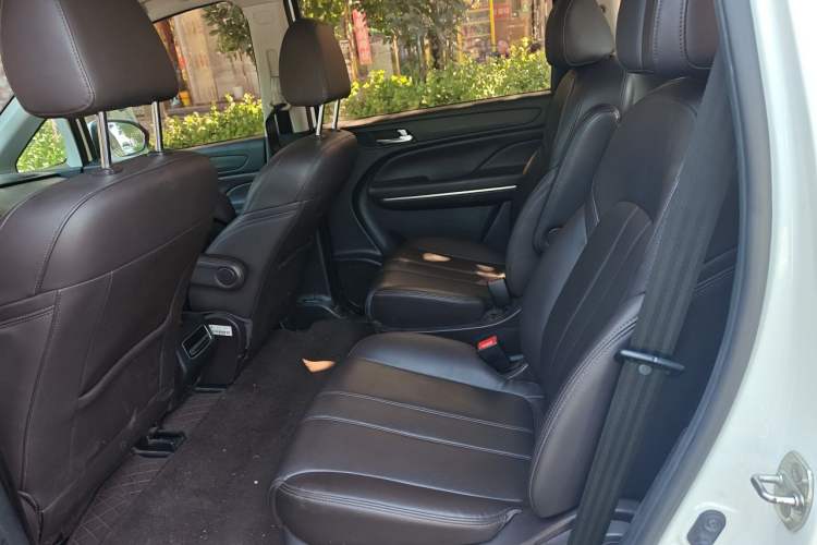 Used GAC Trumpchi M6 2019 270T DCT Luxury Edition (7-seater) China VI Left Rear Seat