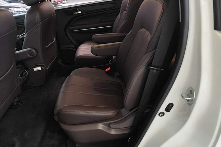 Used GAC Trumpchi M6 2019 270T DCT Luxury Edition (7-seater) China VI Left Rear Seat