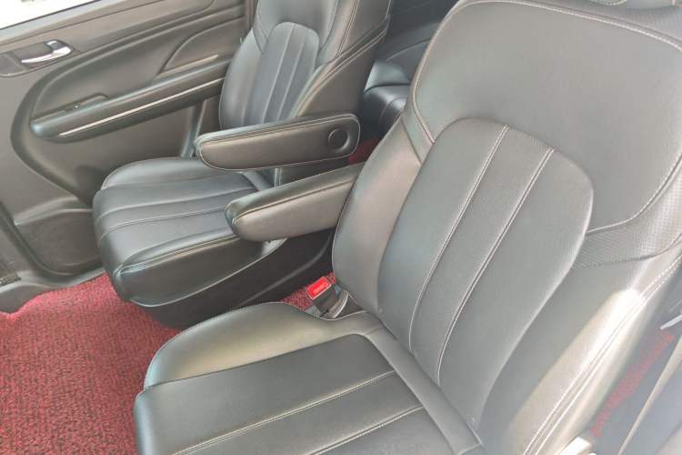 Used GAC Trumpchi M6 2019 270T DCT Luxury Edition (7-seater) China VI Left Rear Seat