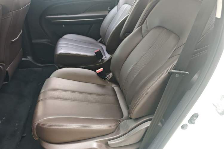Used GAC Trumpchi M6 2019 270T Automatic Luxury Edition (7-seater) China V Standard Left Rear Seat