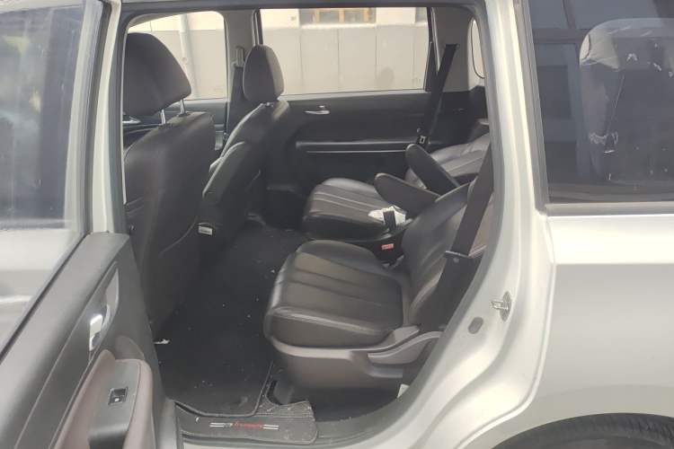 Used GAC Trumpchi M6 2019 270T DCT Luxury Edition (7-seater) China VI Left Rear Seat
