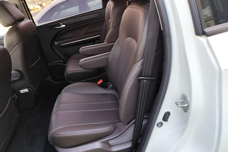 Used GAC Trumpchi M6 2019 270T DCT Luxury Edition (7-seater) China VI Left Rear Seat