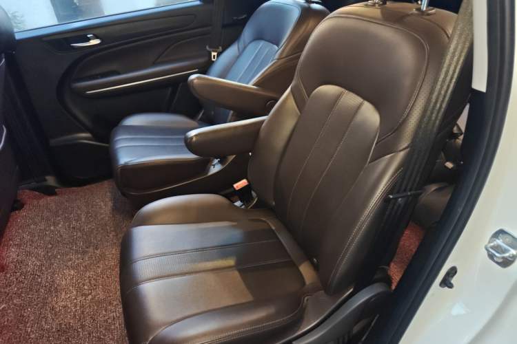 Used GAC Trumpchi M6 2019 270T DCT Luxury Edition (7-seater) China VI Left Rear Seat