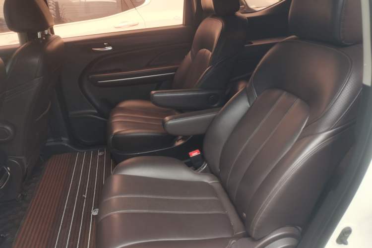 Used GAC Trumpchi M6 2019 270T Automatic Luxury Edition (7-seater) China V Standard Left Rear Seat