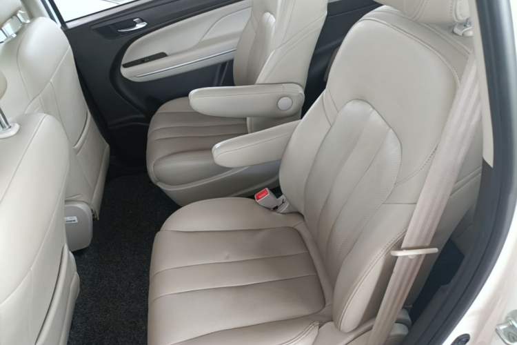 Used GAC Trumpchi M6 2019 270T Automatic Elite Edition (7-seater) China V Standard Left Rear Seat