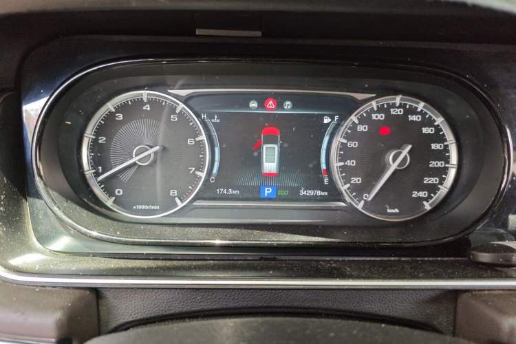 Used GAC Trumpchi M6 2019 270T Automatic Luxury Edition (7-seater) China V Standard Odometer Close Up