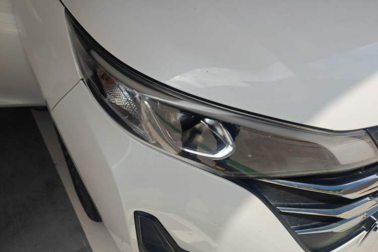 Used GAC Trumpchi M6 2019 270T DCT Luxury Edition (7-seater) China VI Right Front Headlight