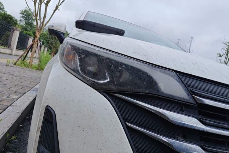Used GAC Trumpchi M6 2019 270T Automatic Luxury Edition (7-seater) China V Standard Right Front Headlight