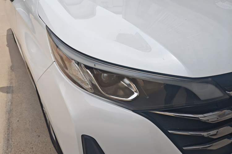 Used GAC Trumpchi M6 2019 270T Automatic Luxury Edition (7-seater) China V Standard Right Front Headlight