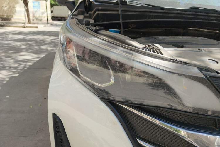Used GAC Trumpchi M6 2019 270T DCT Luxury Edition (7-seater) China VI Right Front Headlight