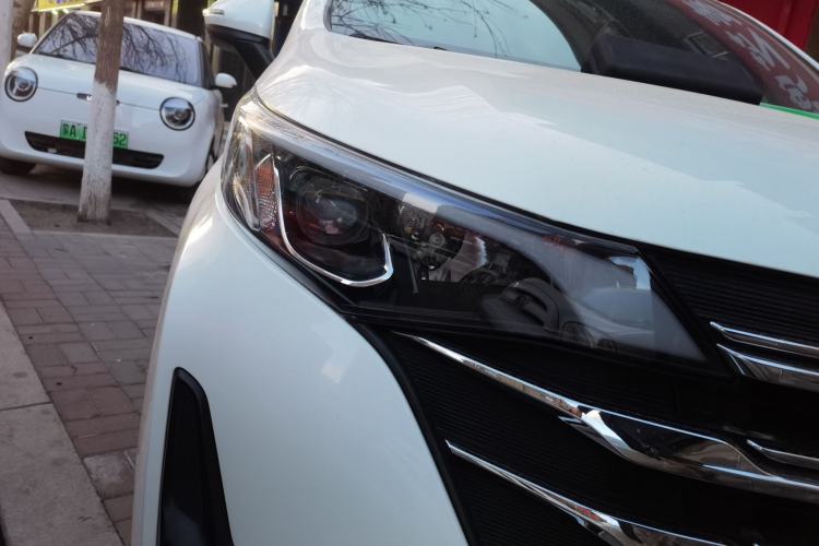 Used GAC Trumpchi M6 2019 270T Manual Elite Edition (7-seater) China VI Right Front Headlight