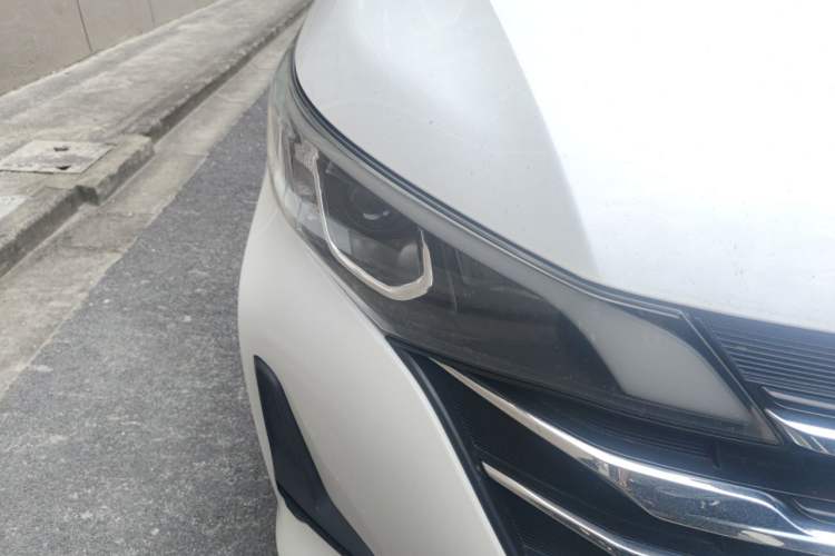 Used GAC Trumpchi M6 2019 270T DCT Luxury Edition (7-seater) China VI Right Front Headlight