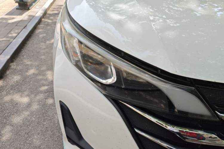 Used GAC Trumpchi M6 2019 270T Automatic Luxury Edition (7-seater) China V Standard Right Front Headlight