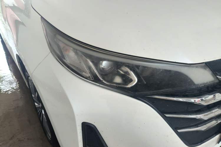 Used GAC Trumpchi M6 2019 270T Automatic Luxury Edition (7-seater) China V Standard Right Front Headlight