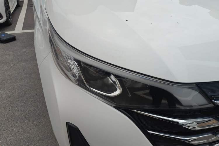 Used GAC Trumpchi M6 2019 270T DCT Luxury Edition (6-seater) China VI Right Front Headlight