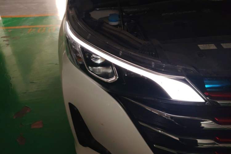 Used GAC Trumpchi M6 2019 270T DCT Luxury Edition (6-seater) China VI Right Front Headlight